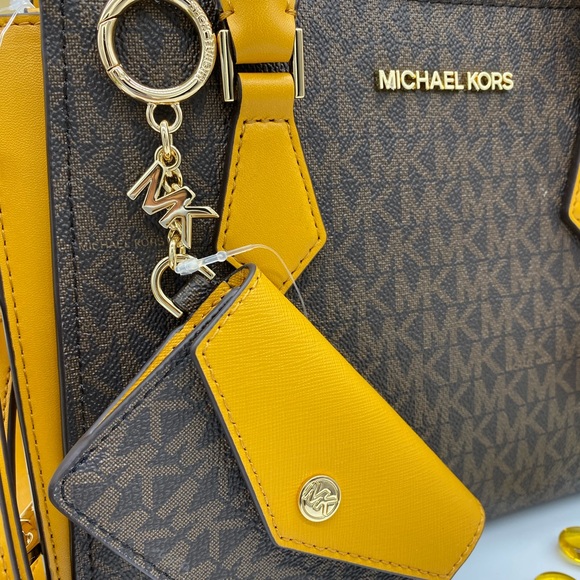 Michael Kors Hope MD Messenger & Kala Card Case - Picture 5 of 16